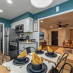 Close To Airport* Pets*Fenced Yard*A/C & Fast Wifi
