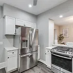 Upscale Home Near Downtown Cle, R&R Hof, Beach, Arena