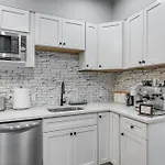 Upscale Home Near Downtown Cle, R&R Hof, Beach, Arena