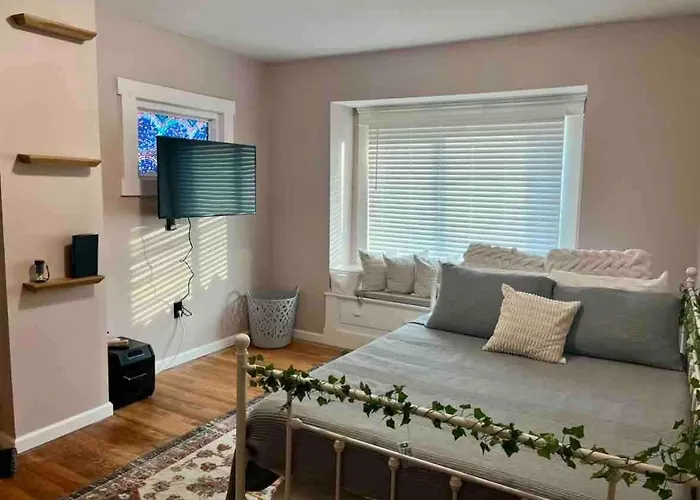 Stained Glass Serenity Suite