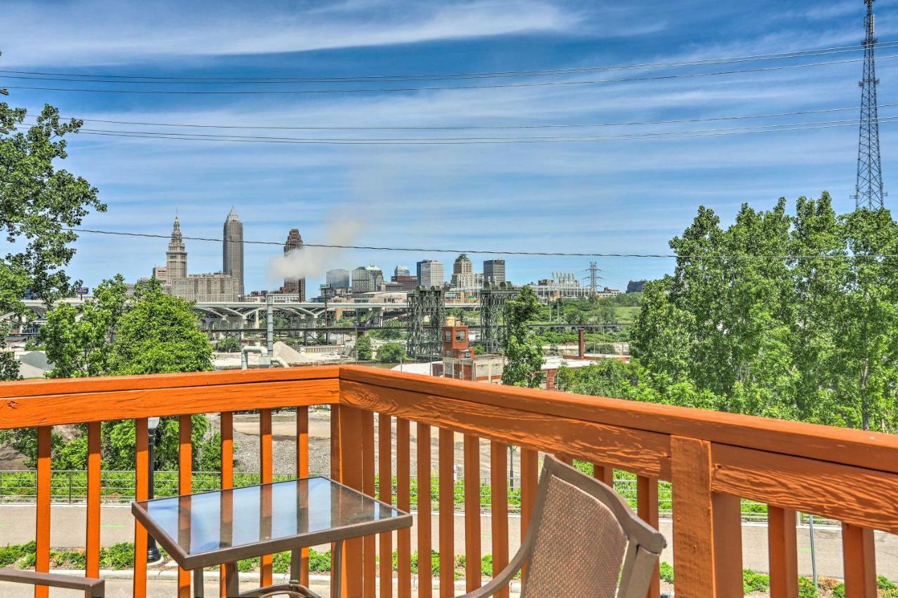Gem With Direct Skyline View! *