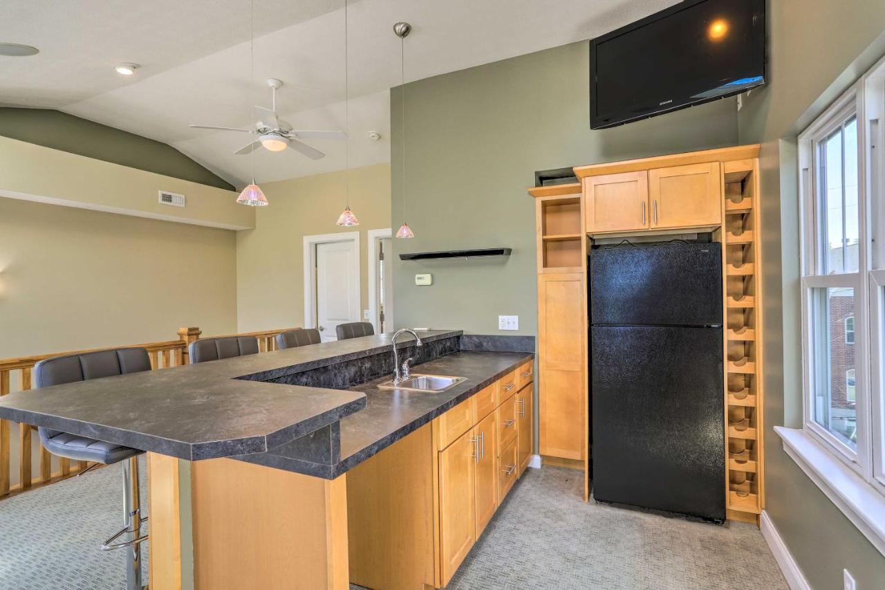 Gem With Direct Skyline View! *