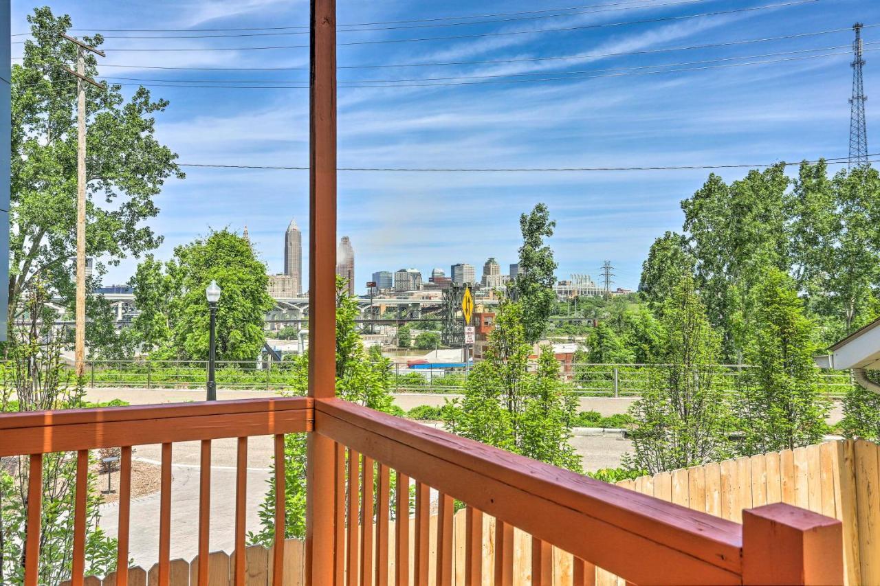 Gem With Direct Skyline View! *