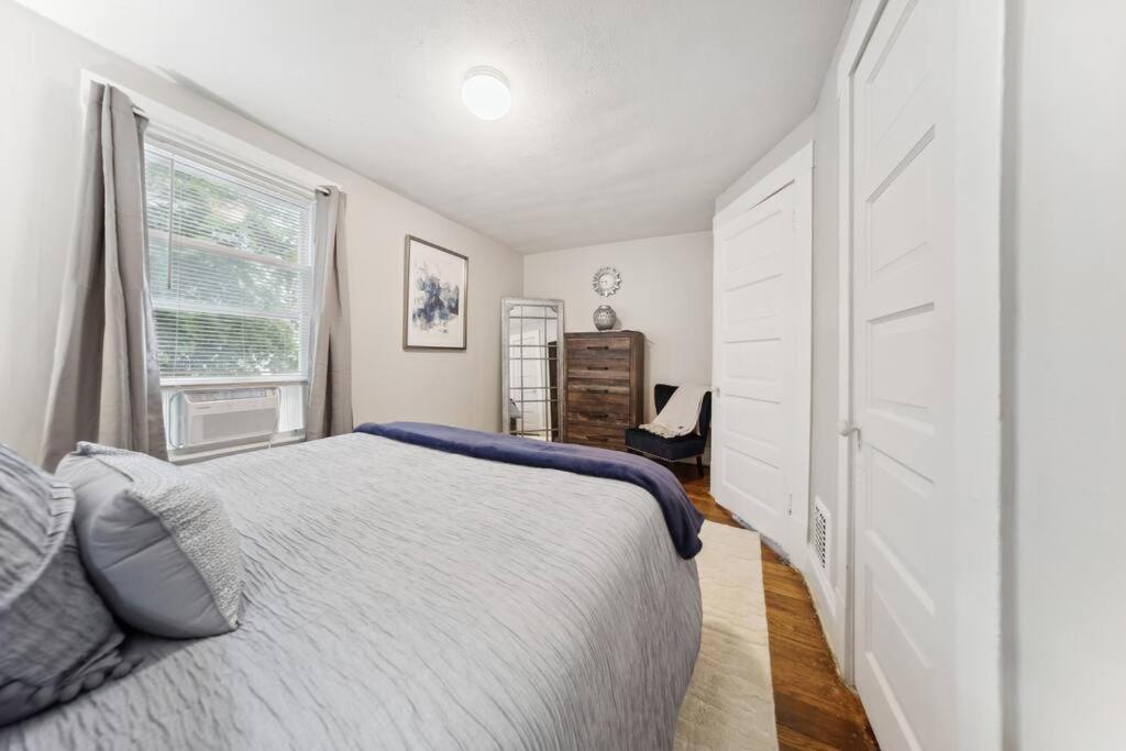 Apartment Contemporary Pearl Cleveland