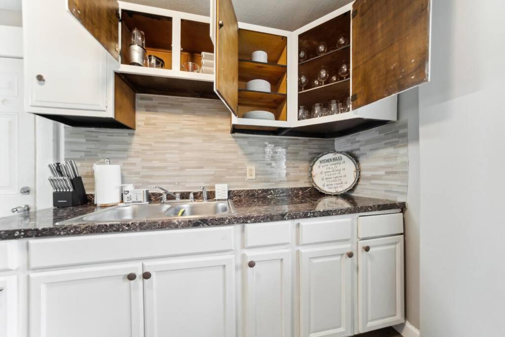 Contemporary Pearl Cleveland