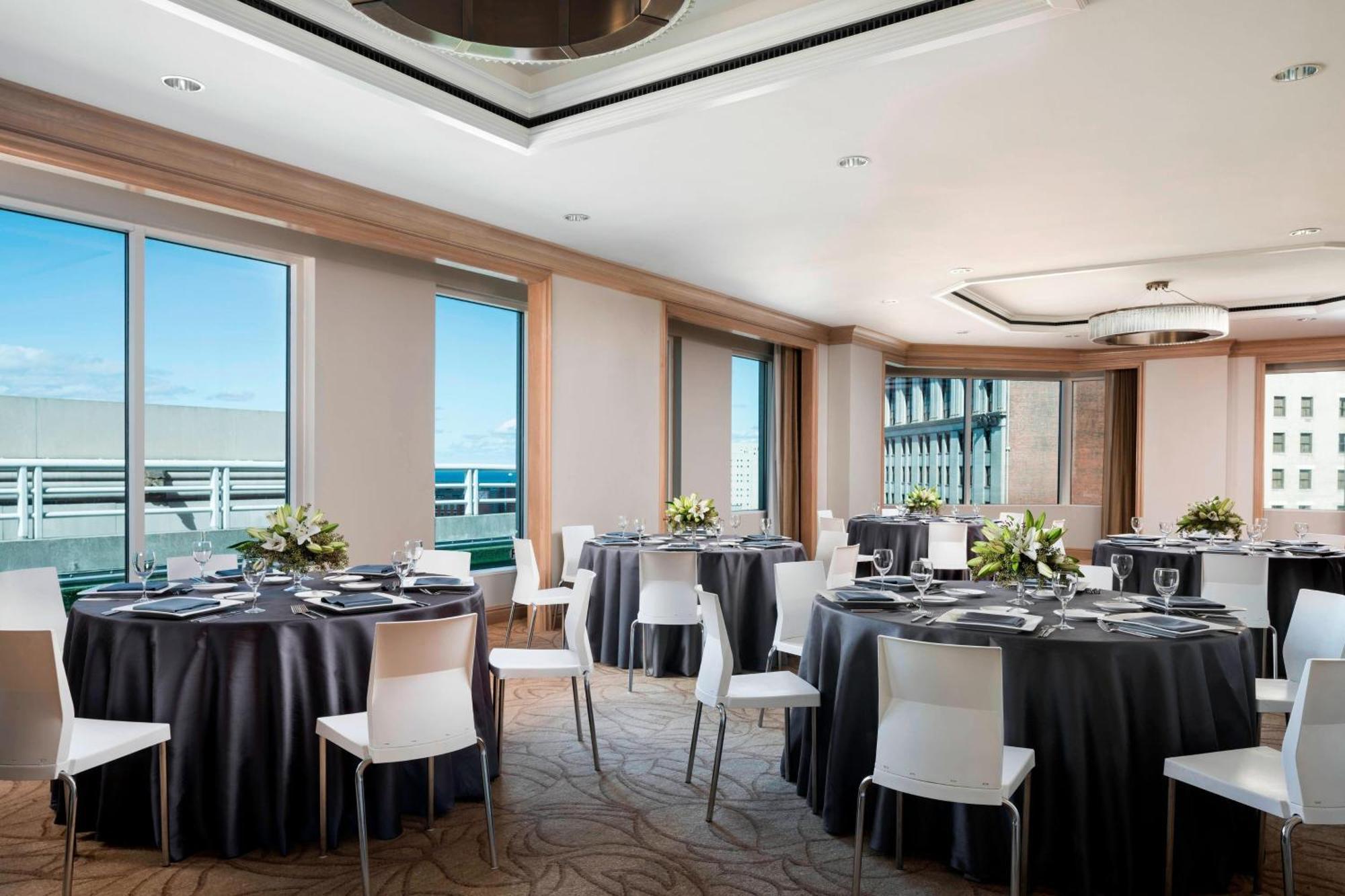 The Ritz-carlton, Hotel