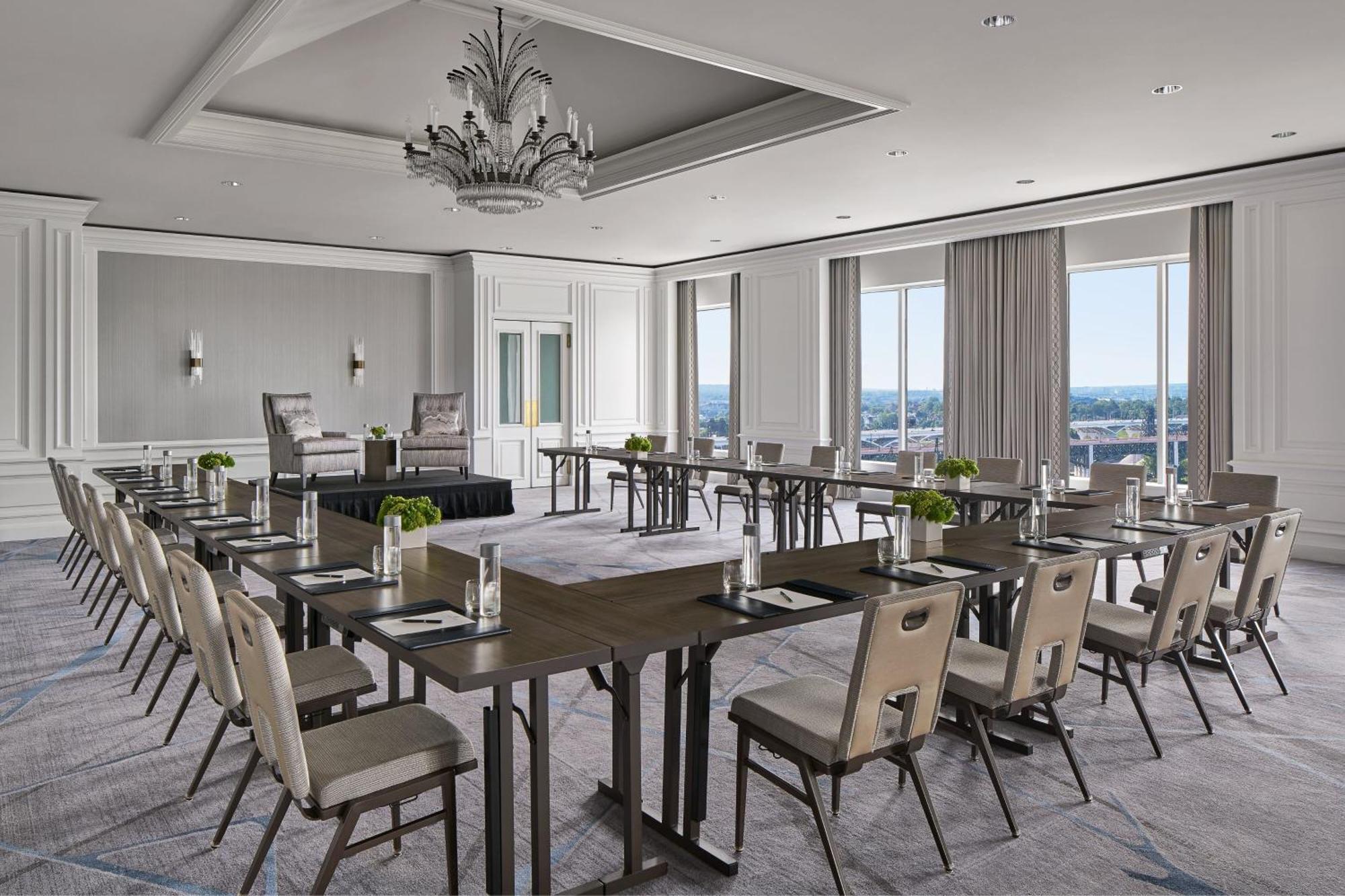 The Ritz-carlton, 5* Cleveland