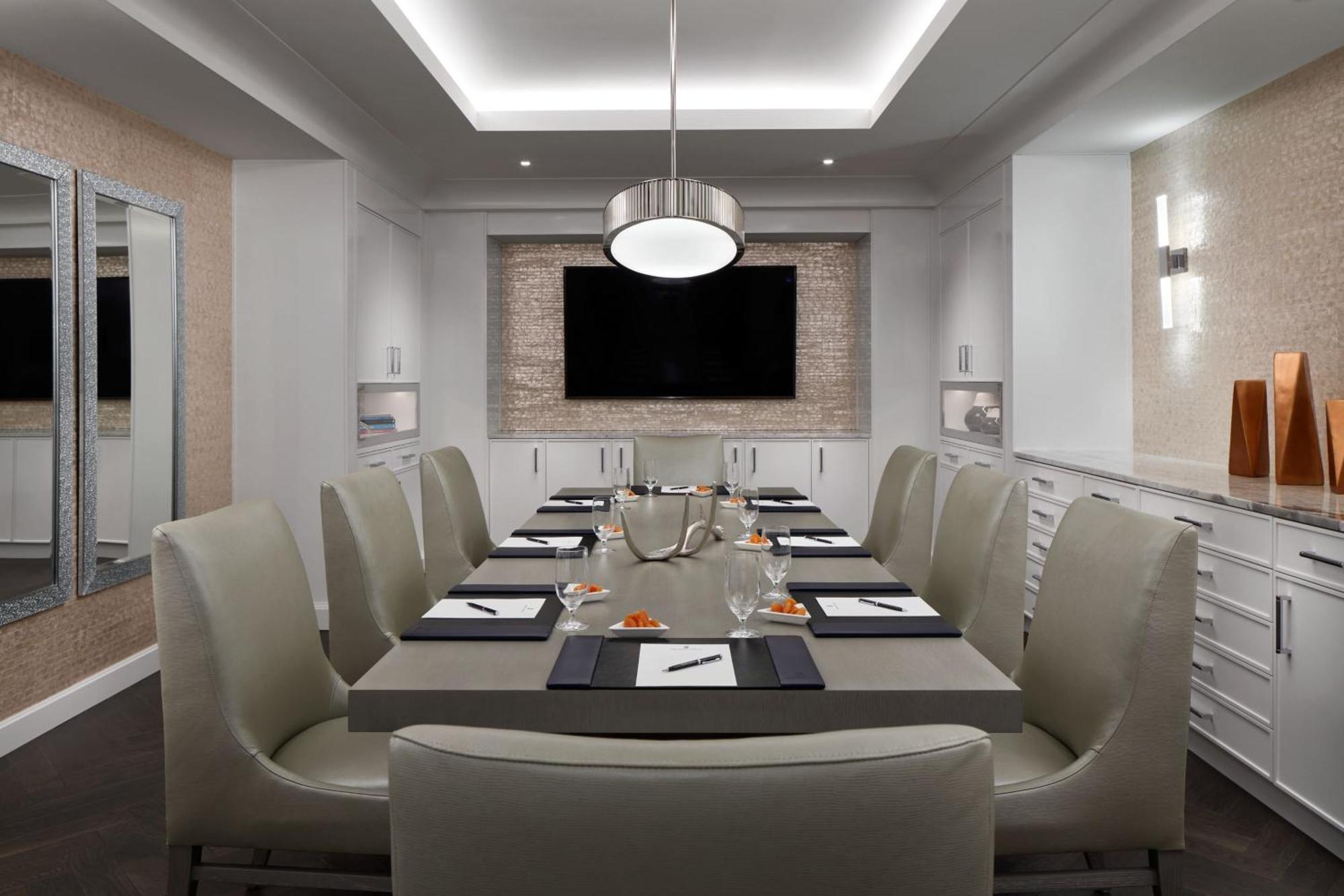 The Ritz-carlton, 5* Cleveland