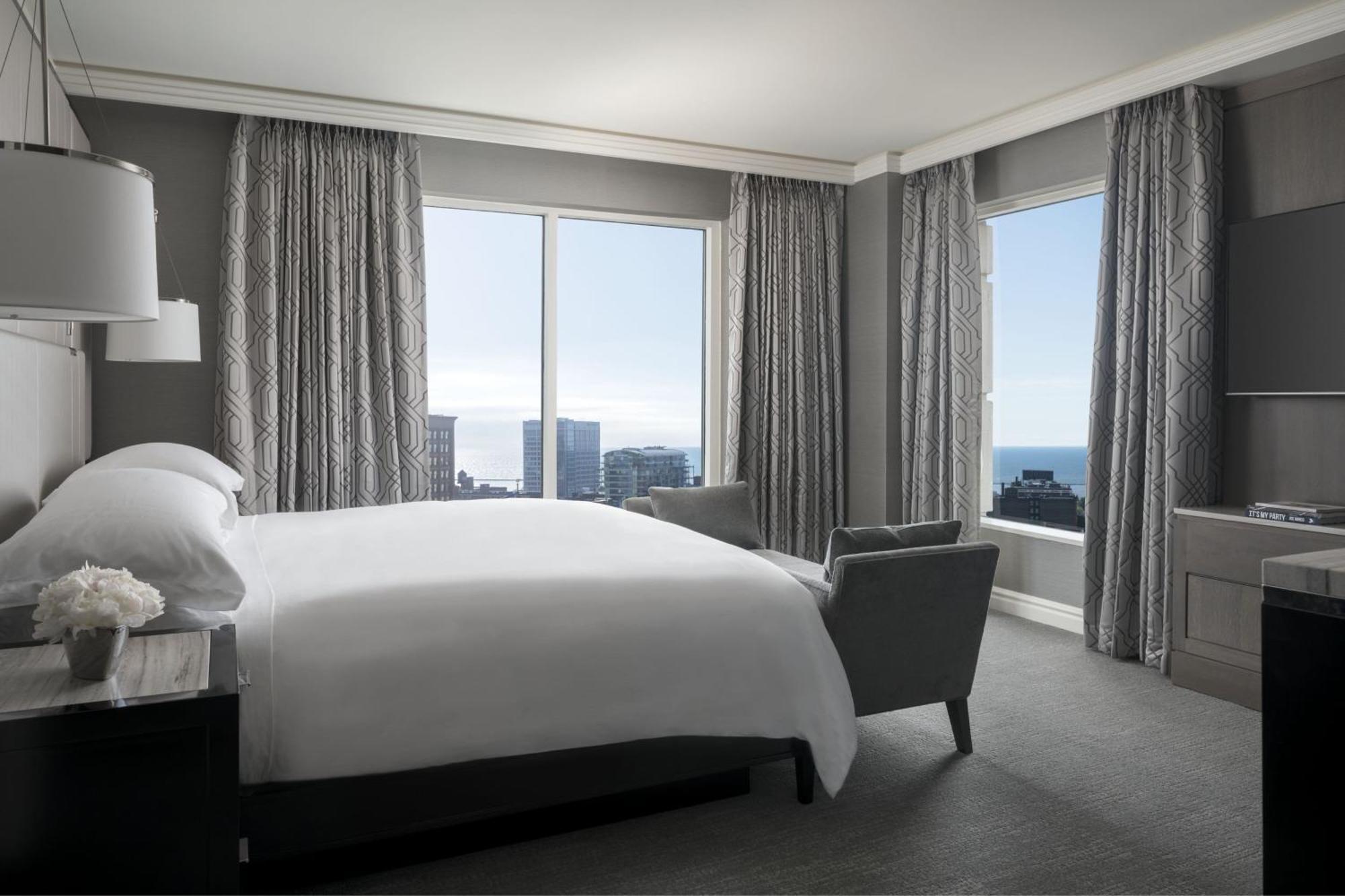 The Ritz-carlton,