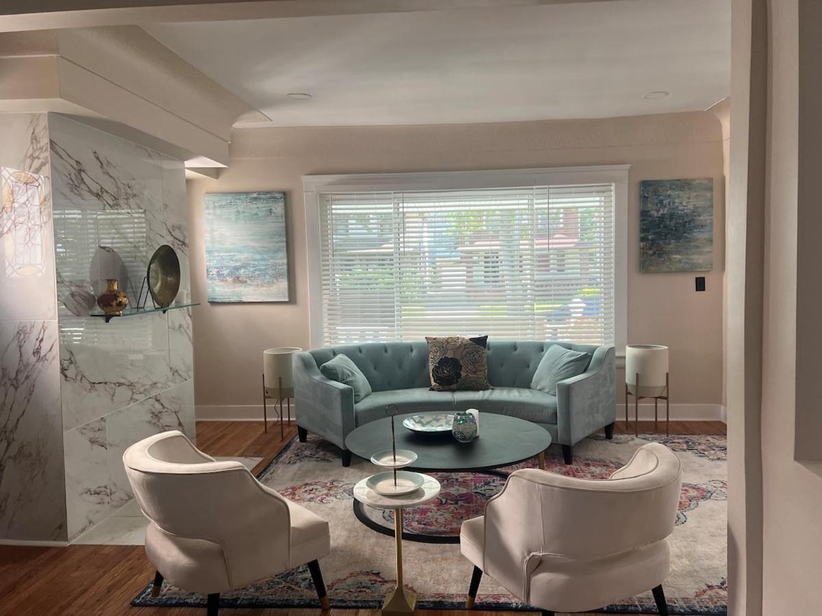 Holiday home Stained Glass Serenity Cleveland
