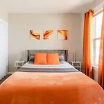 La Naranja Retreat - Cozy Duplex Near Downtown With Parking, 300 Mb Wifi & Self Check In