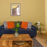 Walkable 1Br Apt Downtown By Frontdesk