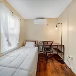 Cozy Chalet Bungalow In Westpark/Cleveland