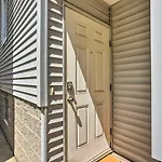 Cozy Cleveland Apartment About 2 Mi To Downtown!