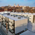 Luxury Condo 10 Minutes From First Energy Stadium C1