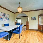 2 Bd Apt Near Shaker Heights