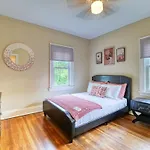 2 Bd Apt Near Shaker Heights