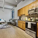 Brooklyn Style Studio Loft Minutes From Firstenergy Stadium 210