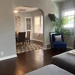 Cozy, Upstairs Apartment Pets Welcome With Fee Family Friendly Close To Everything