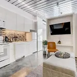 Kcm Mikros Smart Apartments 4