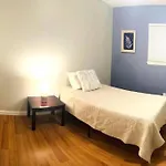 Quiet & Cozy Home Near Hospitals