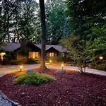 Log Cabin - Natures Oasis - Fire Pit & Gazebo