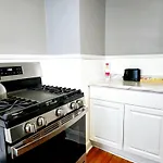 Lovely! Near Cleve Clinic/Uh/Cwru/Dwntwn W/Porch