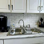Lovely! Near Cleve Clinic/Uh/Cwru/Dwntwn W/Porch