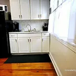 Lovely! Near Cleve Clinic/Uh/Cwru/Dwntwn W/Porch