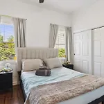 Newly Renovated Tremont Treasure I Cozy + Modern