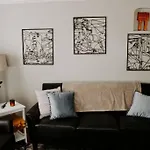 Cozy House Near Lake Erie, 10 Minutes To Downtown.