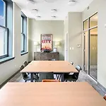 2Br With Free Parking, Pool And Steam Inn Downtown Cleveland- 204