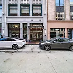 506- 2Br Unit With Olympic Pool & Steam Access In Downtown Playhouse Square