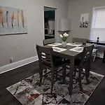 Elegant 4 Bedroom @Cleveland Clinic Area
