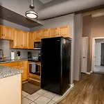 2 Bath Prkg+Gym+Sauna Perk Plaza +30 Day