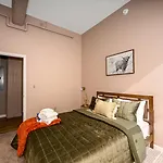 2 Bath Prkg+Gym+Sauna Perk Plaza +30 Day