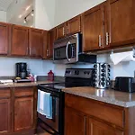 Cle Rock Haven - Play, Work, Whirlpool Tub Escape
