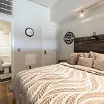 Cle Rock Haven - Play, Work, Whirlpool Tub Escape