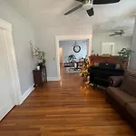 Stay With Jay - Cozy First Floor Room