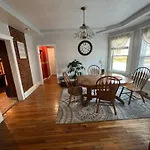 Stay With Jay - Cozy First Floor Room