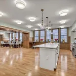Heart Of Dt With Corner View And With Free Pool & Steam 307