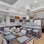 Downtown Cleveland- Steps To Sports & Events Condo