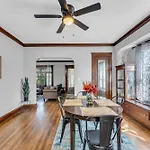 Beautifully Remodeled Duplex Apt In West Blvd