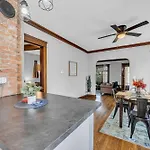 Beautifully Remodeled Duplex Apt In West Blvd