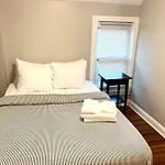 The House Hotels - W45Th Backhouse - Ohio City District Home - 5 Minutes From Downtown