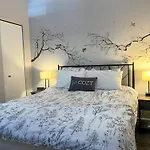 Downtown Cleveland -Modern First Floor Unit