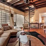 Spacious Family Getaway - Near Cleveland Clinic