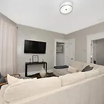 3 Bed Spacious 1St Floor Apt At Tremont