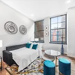 Heart Of Downtown Cleveland, With Free Heated Pool And Gym With Steam Room 413