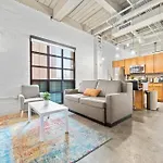 108- The Cozy Comfy Spacious Loft Wi-Fi Parking Cafe